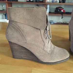Lucky Brand Lace Up Tan Taupe Bootie